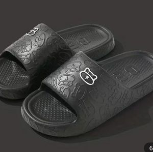 EMBOSSED BEAR PILLOW SLIDES